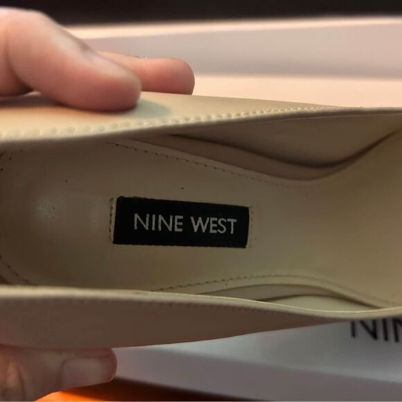 New in the box! Nine West beige classic heels - Picture 7 of 9
